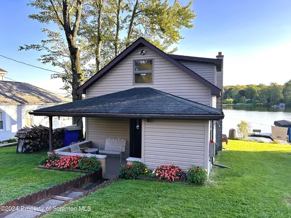 104 Willow Ave, Greenfield Township, PA 18407