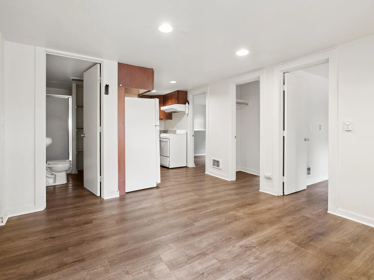 3 bed, 800 sqft, $2,995 — Photo 3