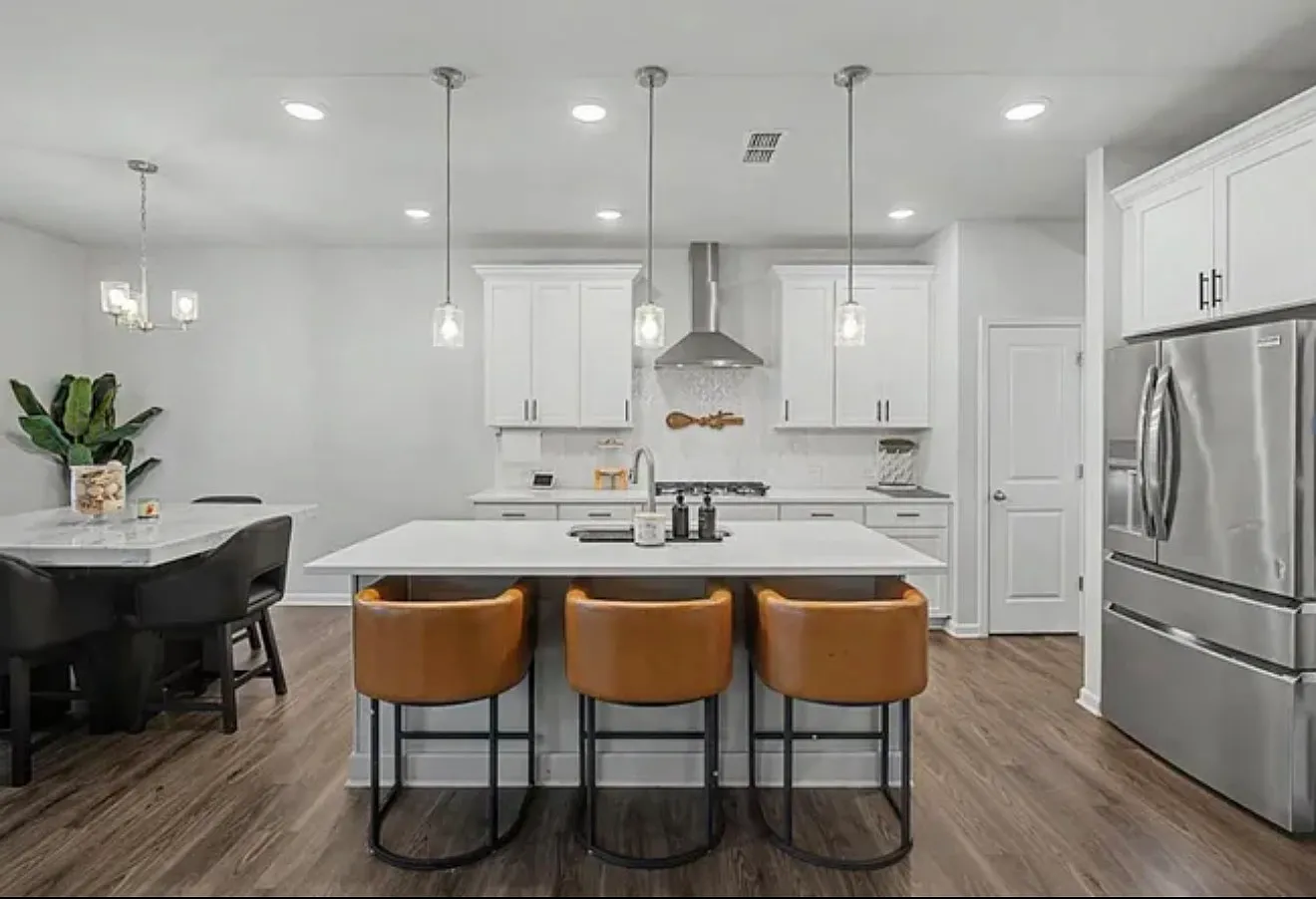 4 bed, 2599 sqft, $2,950 — Photo 3