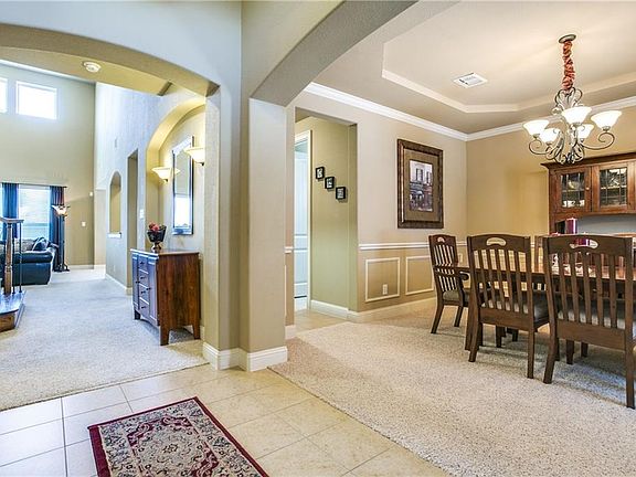 5th image of 5612 Chateau Dr