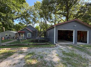 277 N 6th St, Flippin, AR 72634