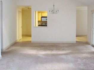 121 Oakbrook Cmns, Clifton Park, NY 12065