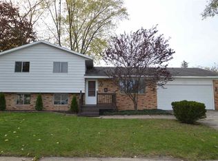 903 Merrifield Pl, Mishawaka, IN 46544