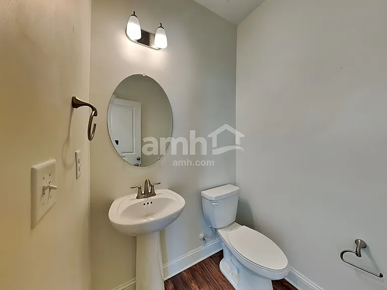 401 Levon Ct — Photo 8