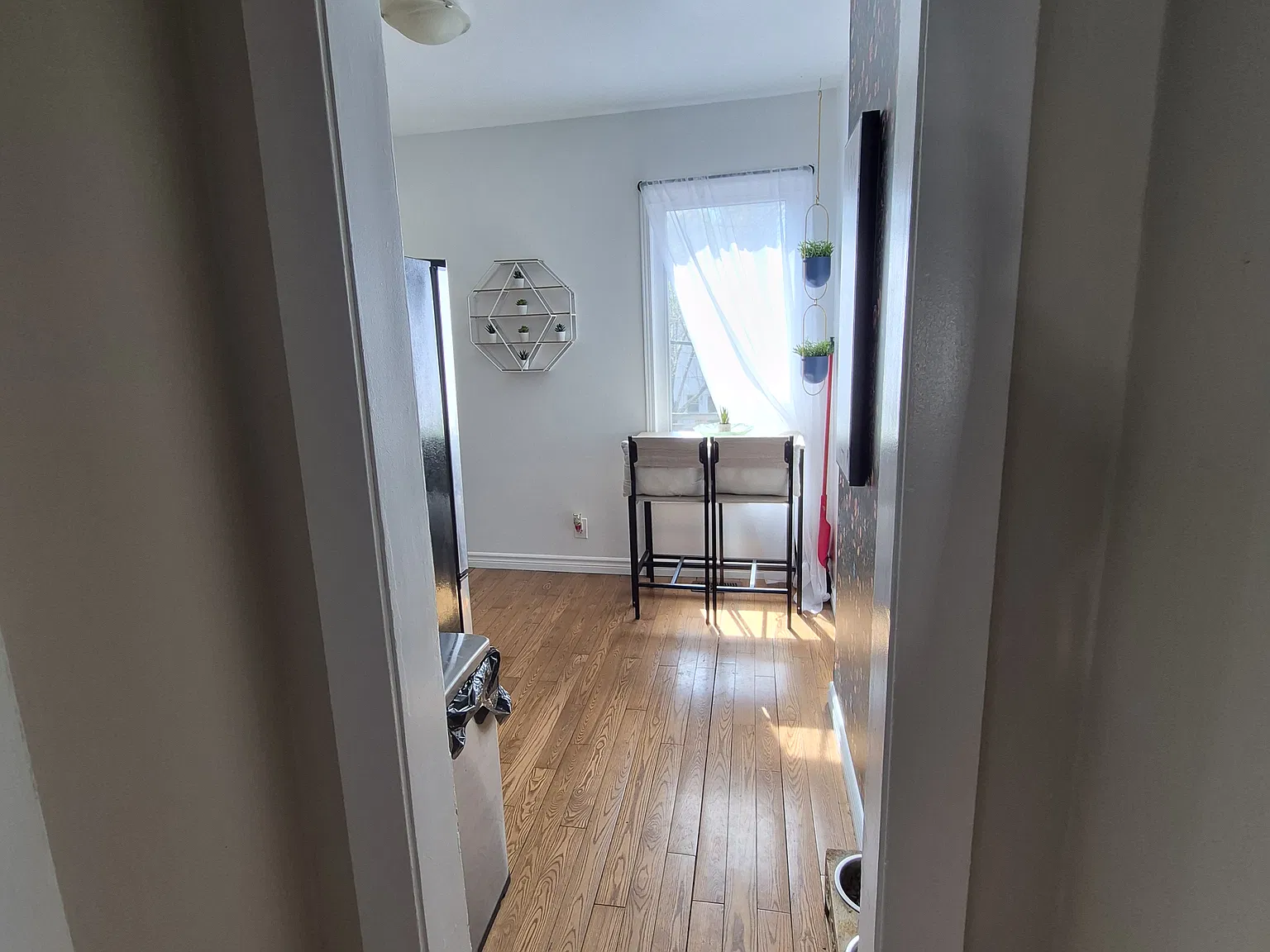 2 bed, 1000 sqft, $3,100 — Photo 1