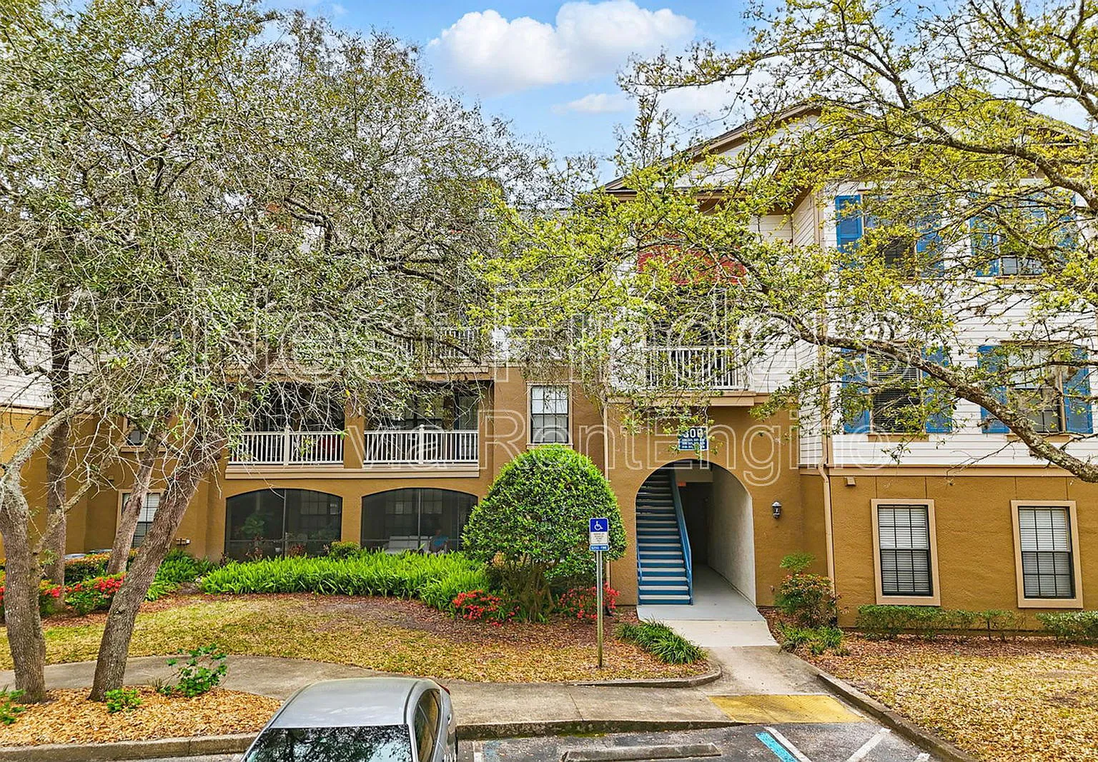 1 bed, 1.0 bath, 845 sqft, $1,340 — Photo 1
