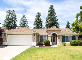 5508 W La Vida Ct SW, Visalia, CA 93277