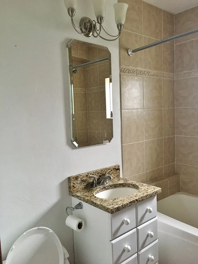 Fully Furnished Home in Historic Glenwood — Photo 4