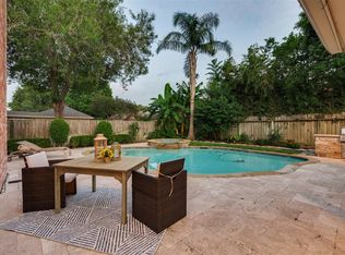 12127 Meadow Lake Dr, Houston, TX 77077