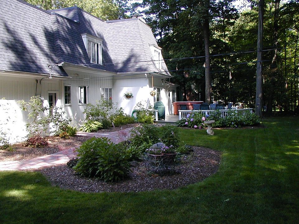 2nd image of 31820 Woodsdale Ln