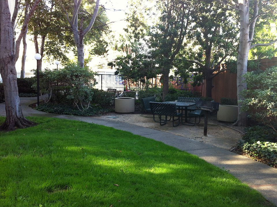 1st image of 240 N Bayshore Blvd APT 219