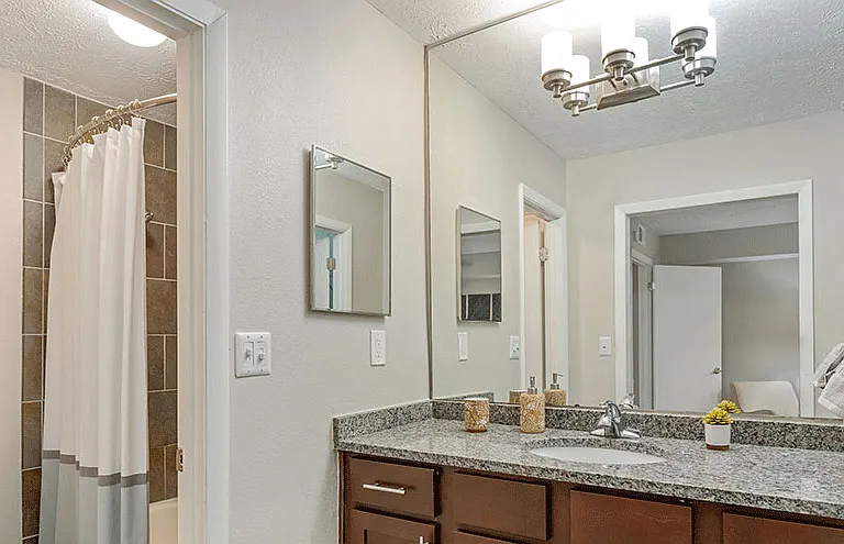 Rockledge Apartments — Photo 6