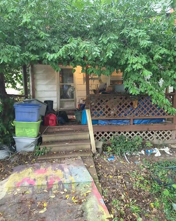 1st image of 111 S Oak St