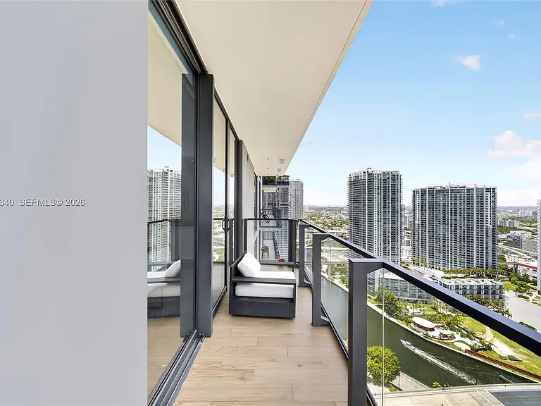 68 SE 6th St #3311 — Photo 22