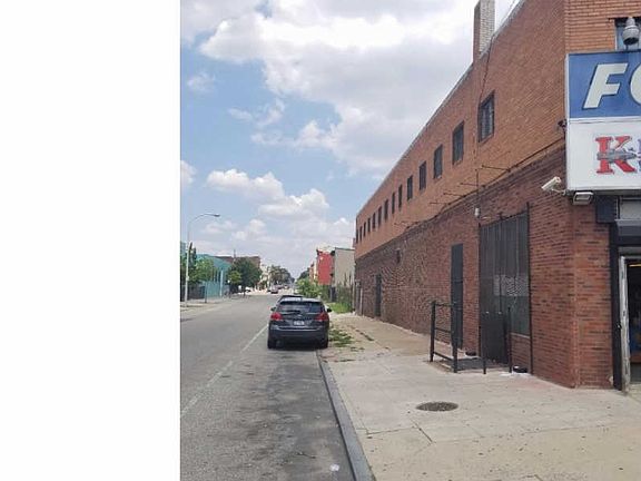3rd image of 2418 Kensington Ave