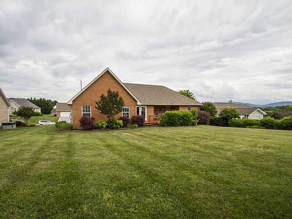 5th image of 513 Farmview Dr