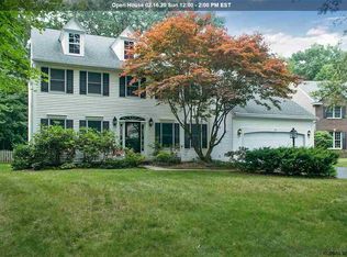 37 Castle Pnes, Clifton Park, NY 12065