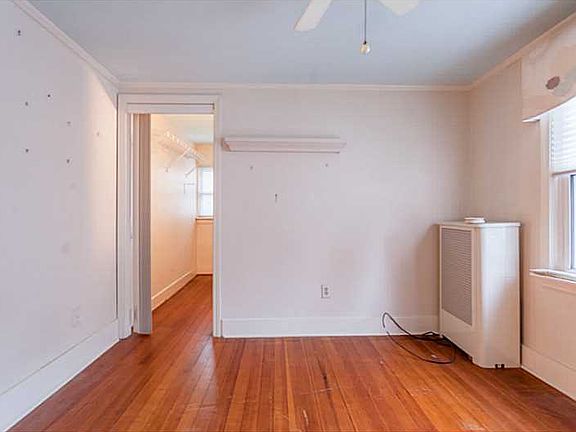 5th image of 36 Wellesley Ave