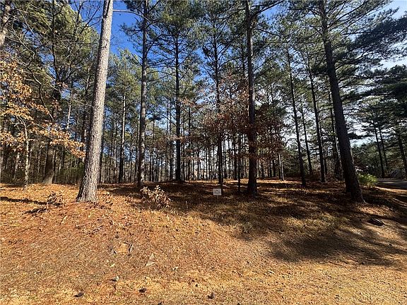 3rd image of 801 Mirror Lake Ct