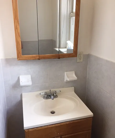 171-173 Van Buren St #10 — Photo 9