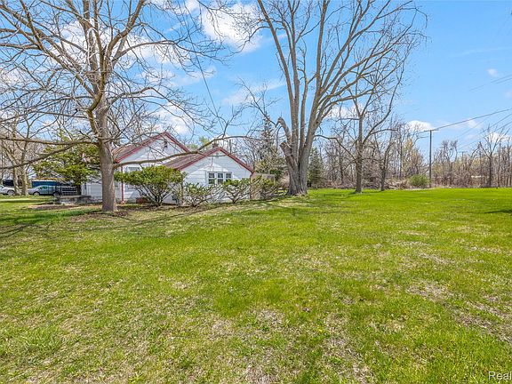4th image of 29229 Beverly Rd