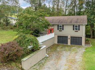 36 Dellslow Ln, Morgantown, WV 26508