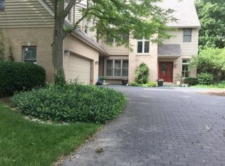 840 Huntley Woods Dr, Crete, IL 60417