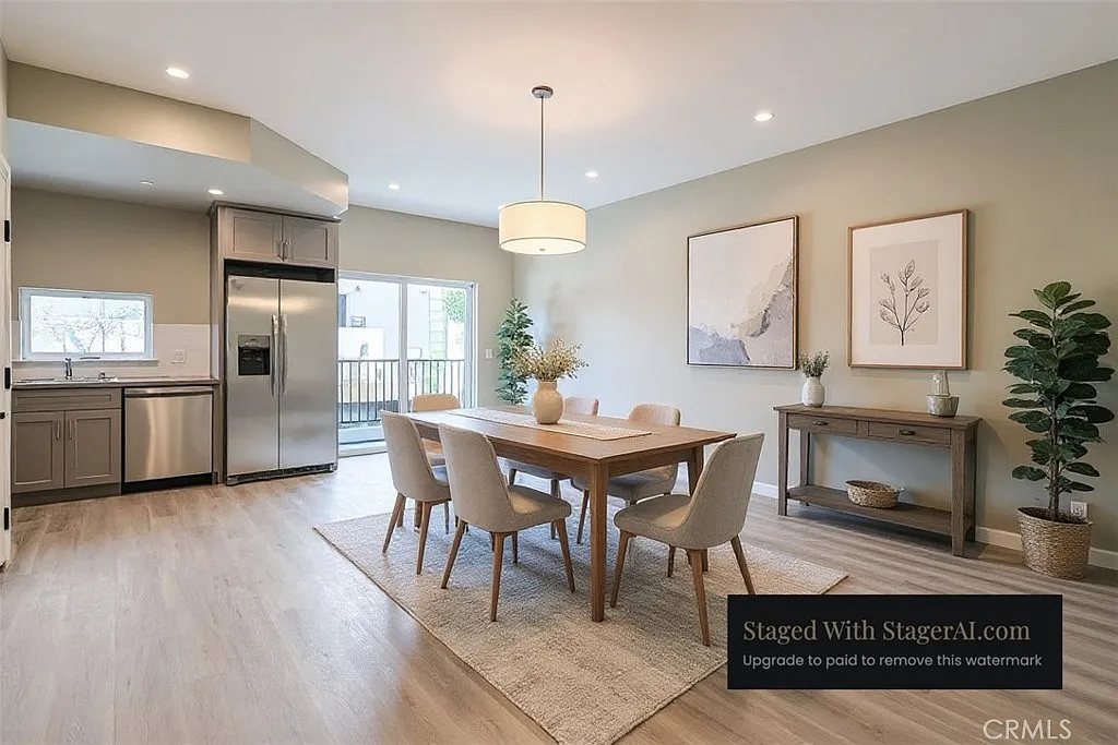 3 bed, 1369 sqft, $3,484 — Photo 2