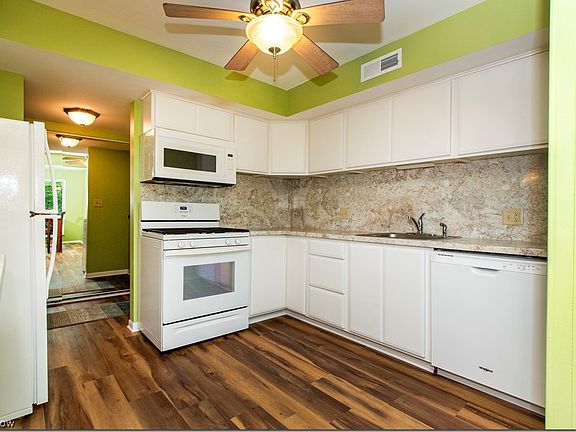 4th image of 6340 Greenwood Pkwy APT 404