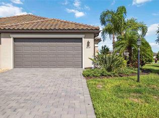 16119 Sunny Day Dr, Bradenton, FL 34211
