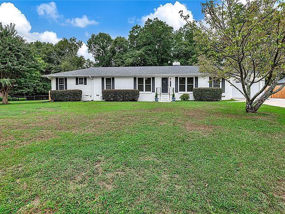 3rd image of 604 Sherry Dr