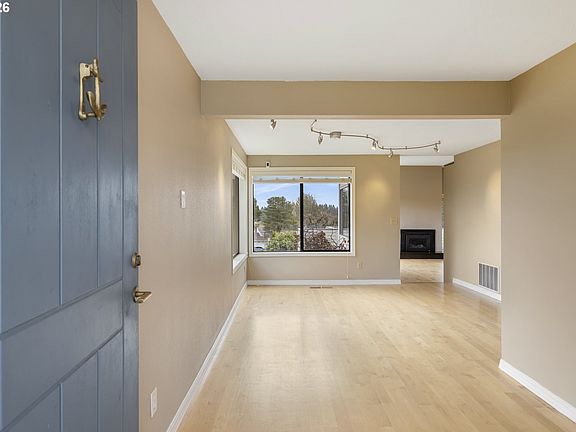 4th image of 15917 NE 31st Ave