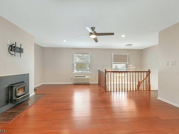 3rd image of 50 Pine St APT 211