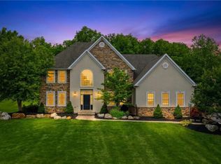 55 Island Ct, Easton, PA 18042