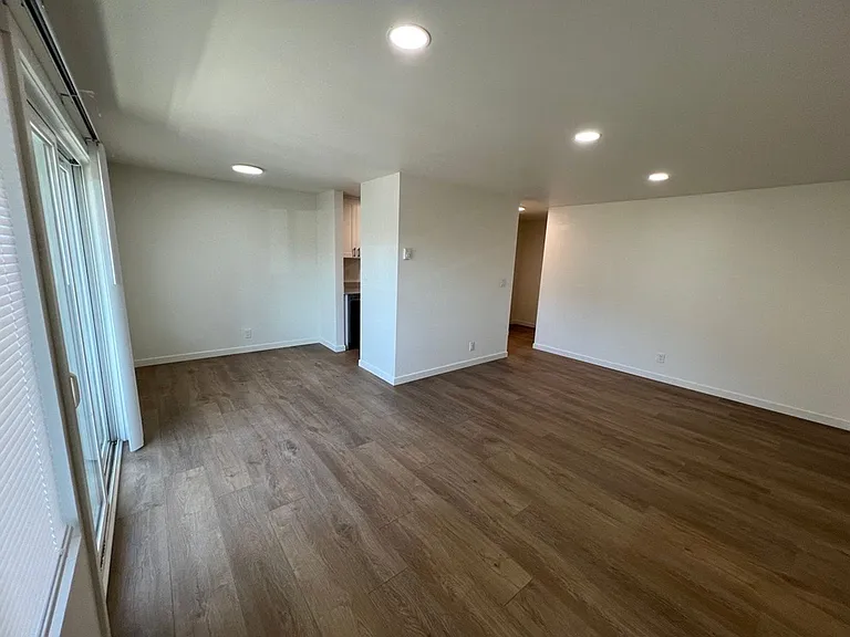 Charles XX Apartments — Photo 5
