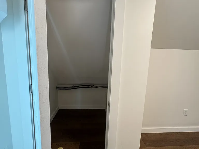 510 Winfield St — Photo 40