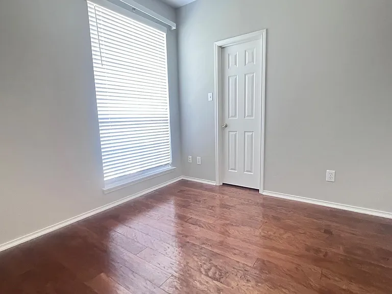 10718 Brandenberg Dr — Photo 19