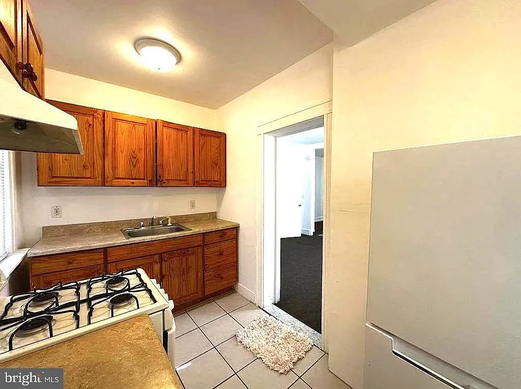 2 bed, 2152 sqft, $1,000 — Photo 2