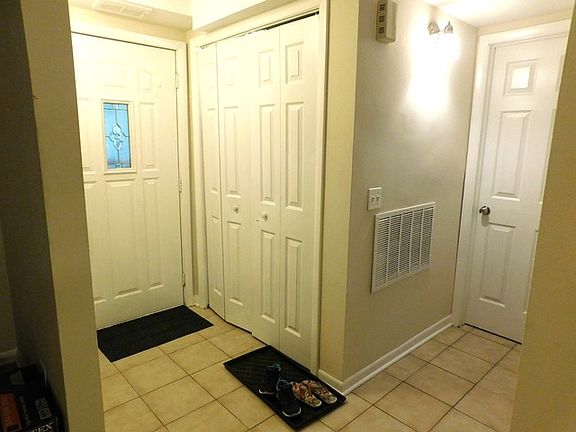 3rd image of 1600 W Chase Ave #2C