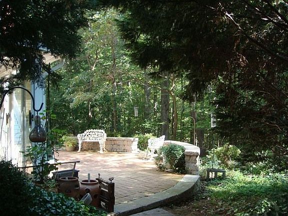 3rd image of 8618 Oak Chase Cir
