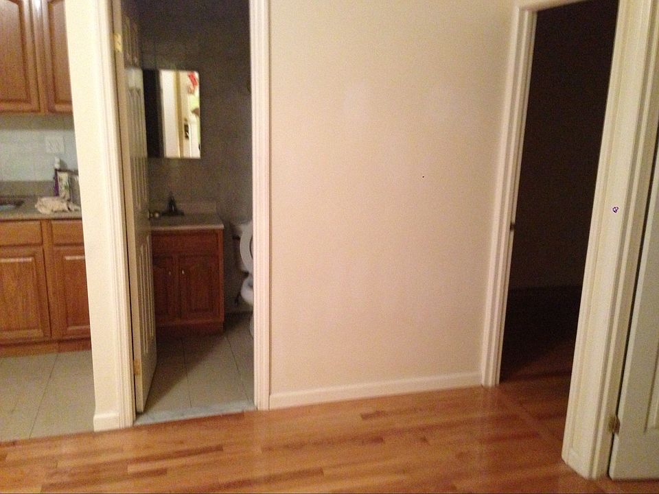 2nd image of 1220 Tabor Ct #2FL