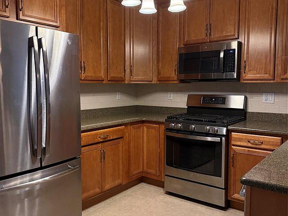 4th image of 6208 Harcourt Rd