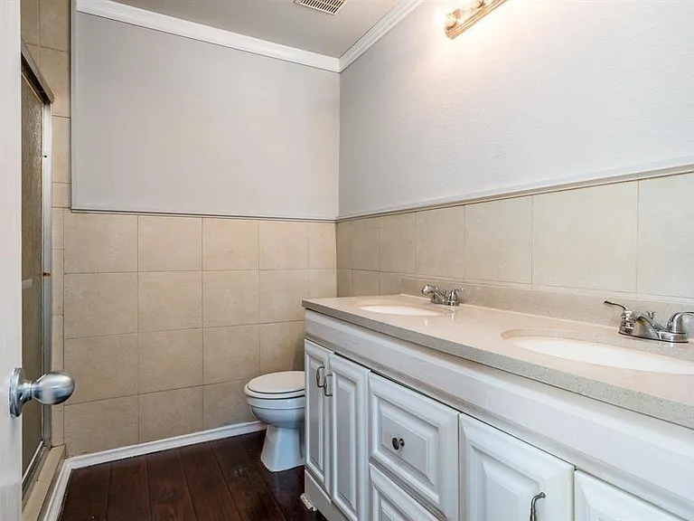19007 Remington Park Dr — Photo 12