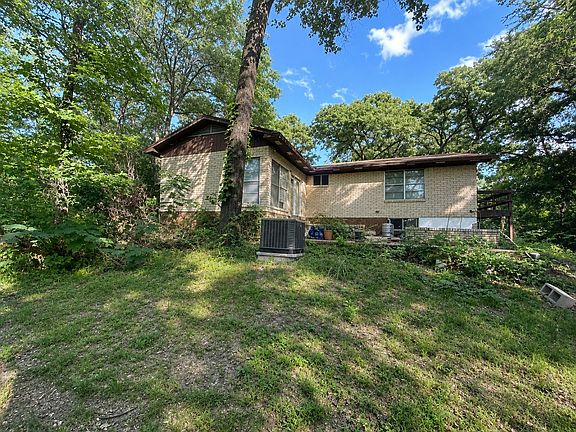 2nd image of 105 Elaine Dr