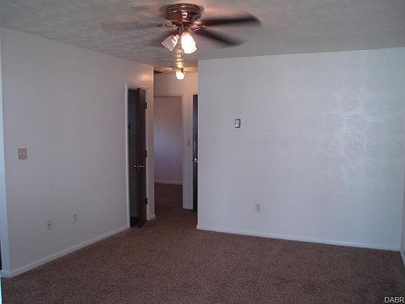 3rd image of 825 Jessie St