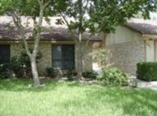 601 Bramble Bush Ln, Victoria, TX 77904