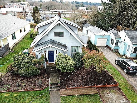 3rd image of 1121 9th Ave SE
