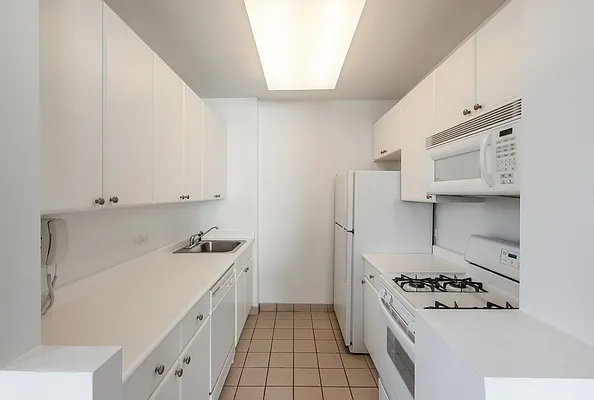 Rented by Nest Seekers International | media 19