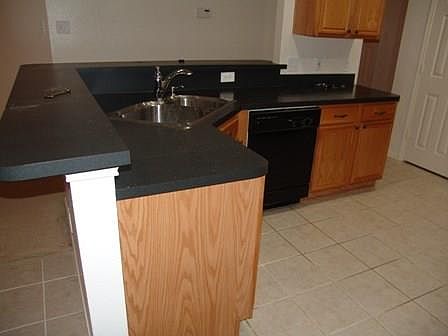 3rd image of 2824 Earle Dr