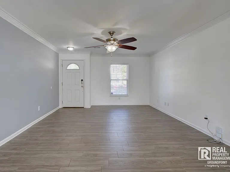 308 Briarbend Rd — Photo 10